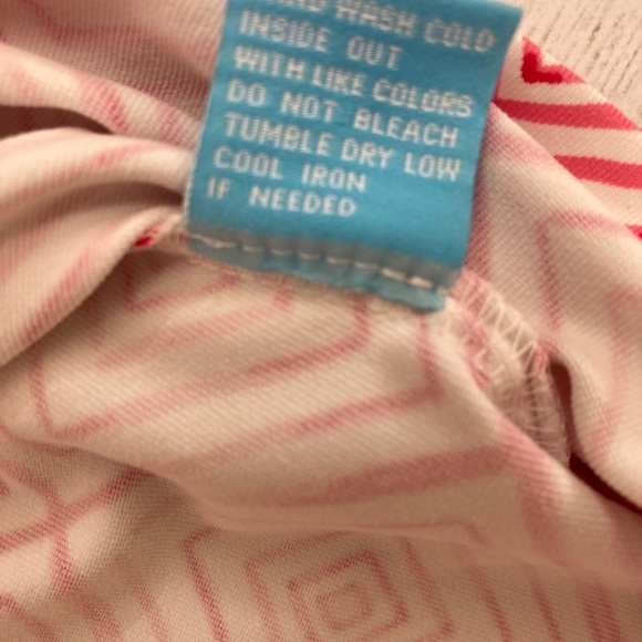 J. McLaughlin Pink White Diamond Print Ruffle Neck Top - Picture 10 of 13